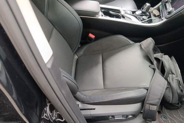 Used Lynk & Co 01 EM-P 2019 1.5T PHEV Pro Right Front Seat