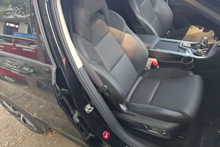 Used Lynk & Co 01 EM-P 2019 1.5T PHEV Pro Right Front Seat