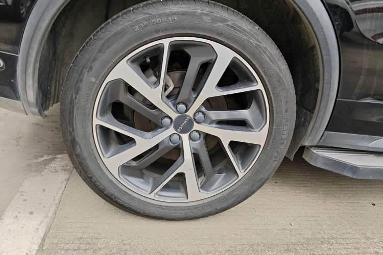 Used Lynk & Co 01 EM-P 2019 1.5T PHEV Jing Meeting China VI Emission Standards Right Rear Wheel Hub