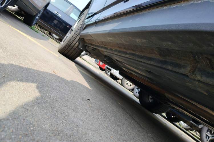 Used Lynk & Co 01 EM-P 2019 1.5T PHEV Pro Right Side Sill