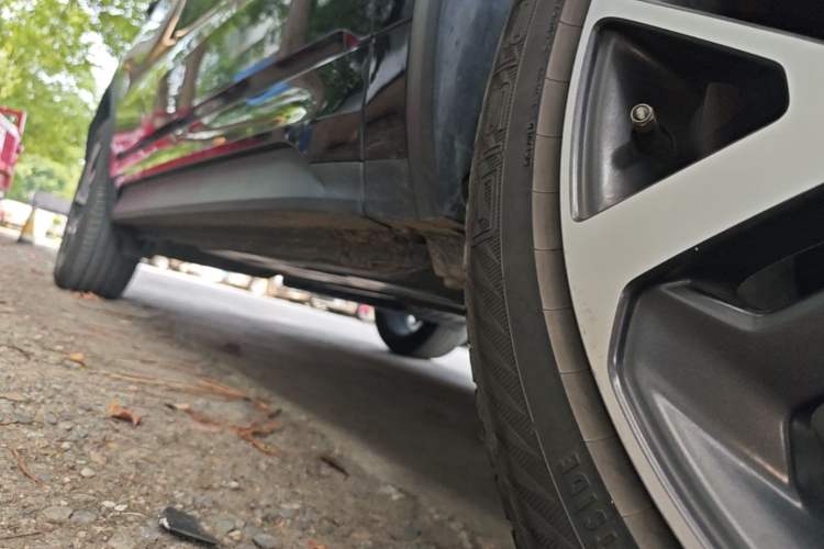 Used Lynk & Co 01 EM-P 2019 1.5T PHEV Pro Right Side Sill