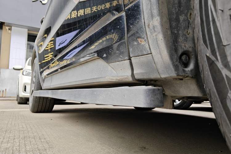 Used Lynk & Co 01 EM-P 2019 1.5T PHEV Jing Meeting China VI Emission Standards Right Side Sill