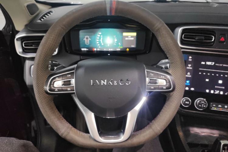 Used Lynk & Co 01 EM-P 2019 1.5T PHEV Pro Steering Wheel