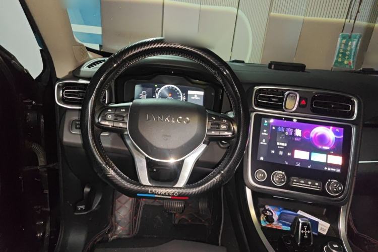 Used Lynk & Co 01 EM-P 2019 1.5T PHEV Plus Steering Wheel