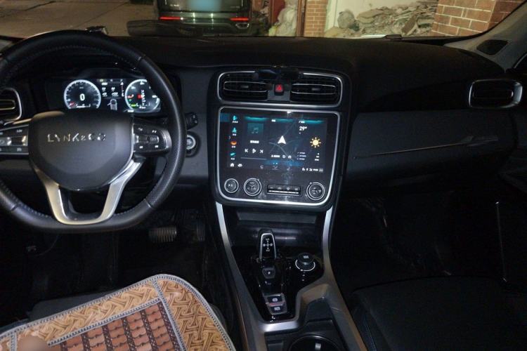 Used Lynk & Co 01 EM-P 2019 1.5T PHEV JingPro National VI Center Console