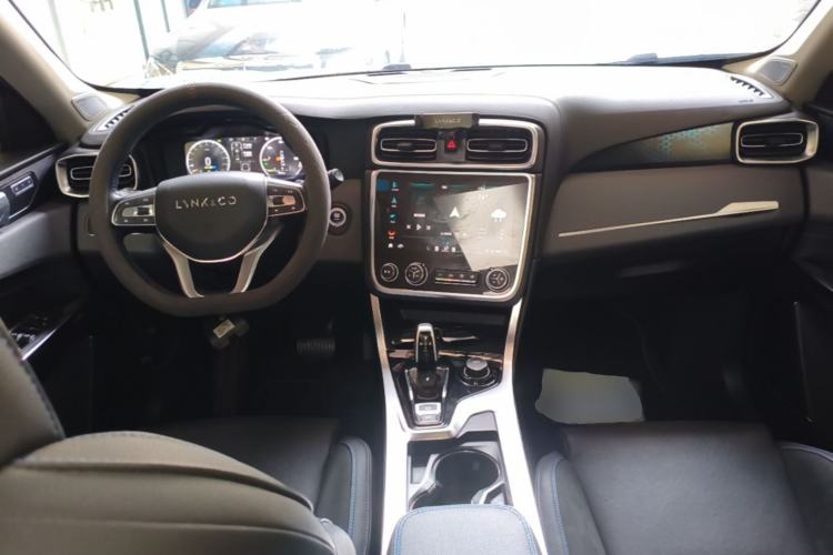 Used Lynk & Co 01 EM-P 2019 1.5T PHEV JingPro National VI Center Console
