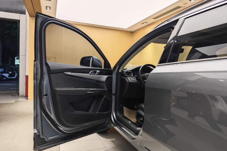 Used Lynk & Co 01 EM-P 2019 1.5T PHEV Jing Meeting China VI Emission Standards Exterior 12