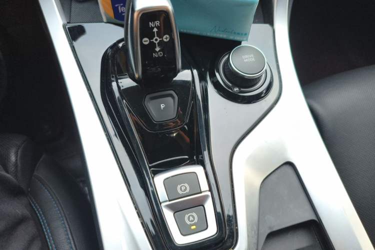 Used Lynk & Co 01 EM-P 2019 1.5T PHEV Jing Meeting China VI Emission Standards Gear Lever