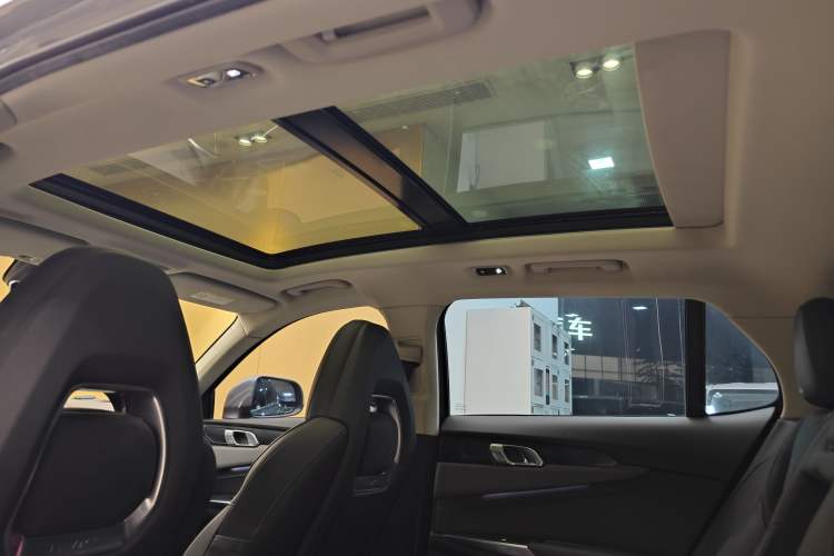 Used Lynk & Co 01 EM-P 2019 1.5T PHEV Jing Meeting China VI Emission Standards Headliner