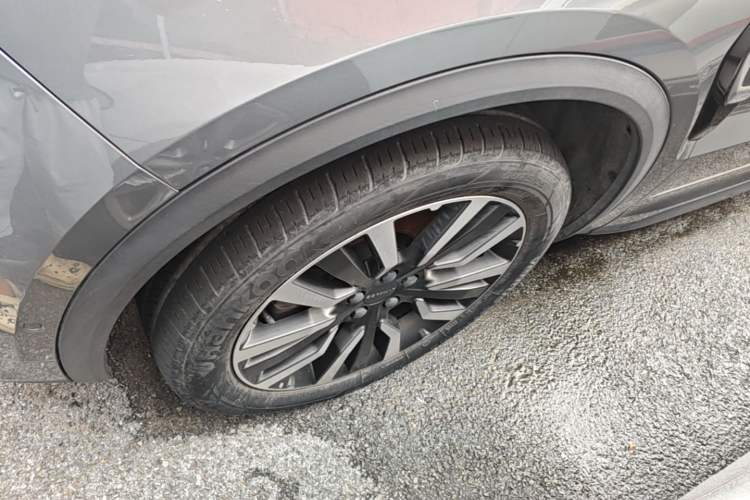 Used Lynk & Co 01 EM-P 2019 1.5T PHEV Jing Meeting China VI Emission Standards Left Front Wheel Hub