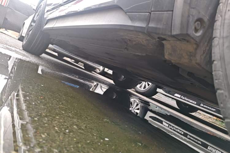 Used Lynk & Co 01 EM-P 2019 1.5T PHEV Jing Meeting China VI Emission Standards Right Side Sill