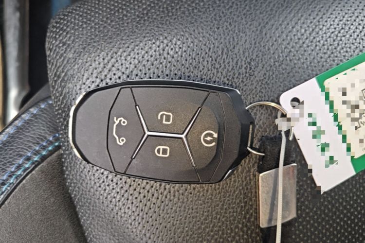 Used Lynk & Co 01 EM-P 2019 1.5T PHEV Jing Meeting China VI Emission Standards Vehicle Key