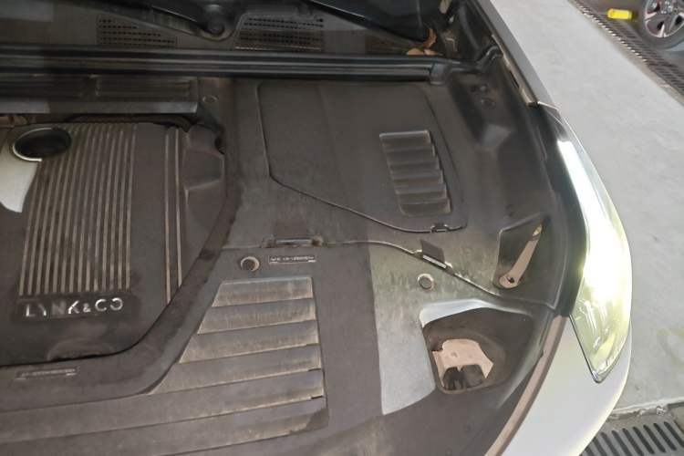 Used Lynk & Co 01 EM-P 2019 1.5T PHEV Pro Engine Bay Left