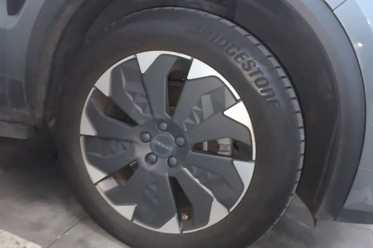 Used Lynk & Co 01 EM-P 2019 1.5T PHEV Jing Meeting China VI Emission Standards Right Front Wheel Hub