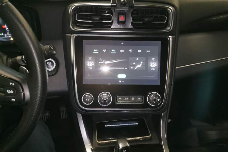 Used Lynk & Co 01 EM-P 2019 1.5T PHEV Jing Meeting China VI Emission Standards Audio And AC Panel