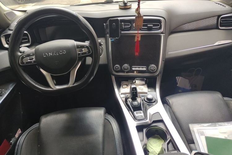 Used Lynk & Co 01 EM-P 2019 1.5T PHEV JingPro National VI Center Console