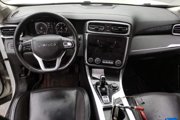 Used Lynk & Co 01 EM-P 2019 1.5T PHEV JingPro National VI Center Console