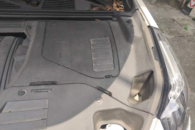 Used Lynk & Co 01 EM-P 2019 1.5T PHEV JingPro National VI Engine Bay Left