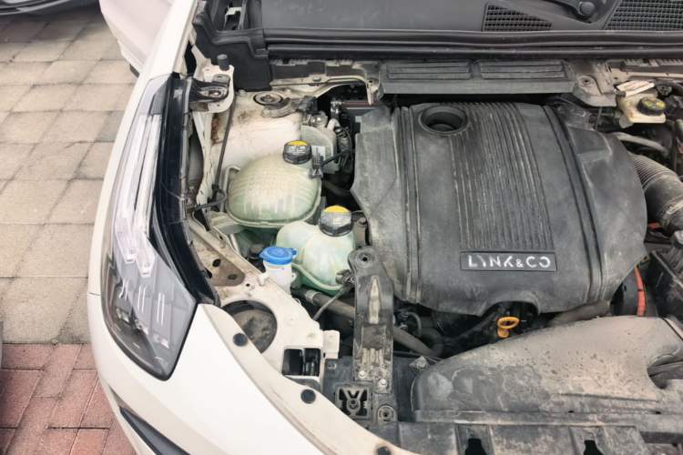 Used Lynk & Co 01 EM-P 2019 1.5T PHEV Pro Engine Bay Right