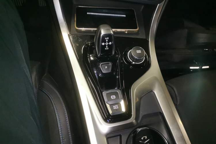 Used Lynk & Co 01 EM-P 2019 1.5T PHEV Jing Meeting China VI Emission Standards Gear Lever