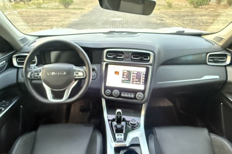 Used Lynk & Co 01 EM-P 2019 1.5T PHEV Pro Interior 1