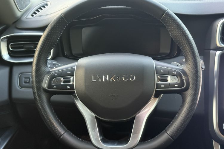 Used Lynk & Co 01 EM-P 2019 1.5T PHEV Pro Interior 2