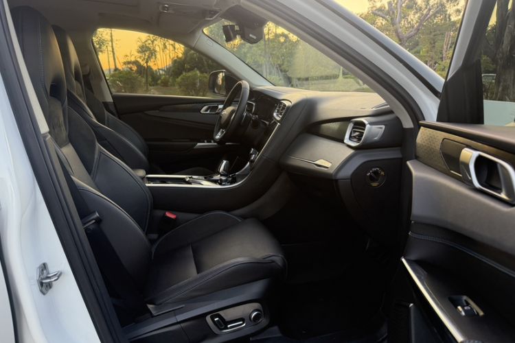 Used Lynk & Co 01 EM-P 2019 1.5T PHEV Pro Interior 7