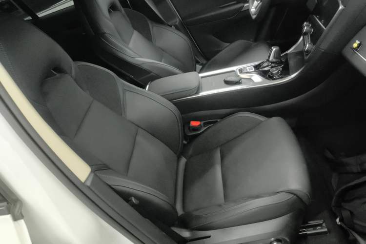 Used Lynk & Co 01 EM-P 2019 1.5T PHEV Pro Right Front Seat