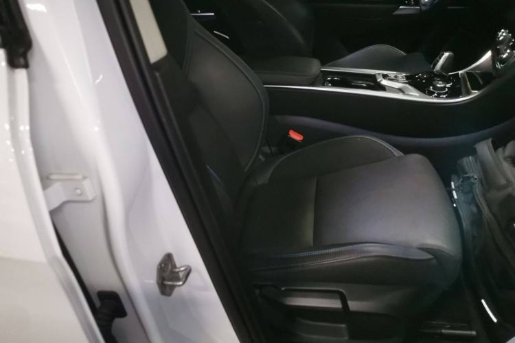 Used Lynk & Co 01 EM-P 2019 1.5T PHEV Jing Meeting China VI Emission Standards Right Front Seat