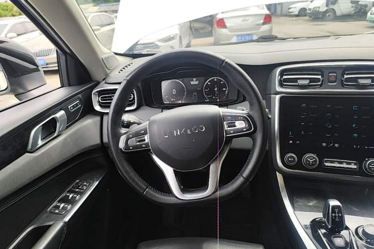 Used Lynk & Co 01 EM-P 2019 1.5T PHEV Pro Steering Wheel