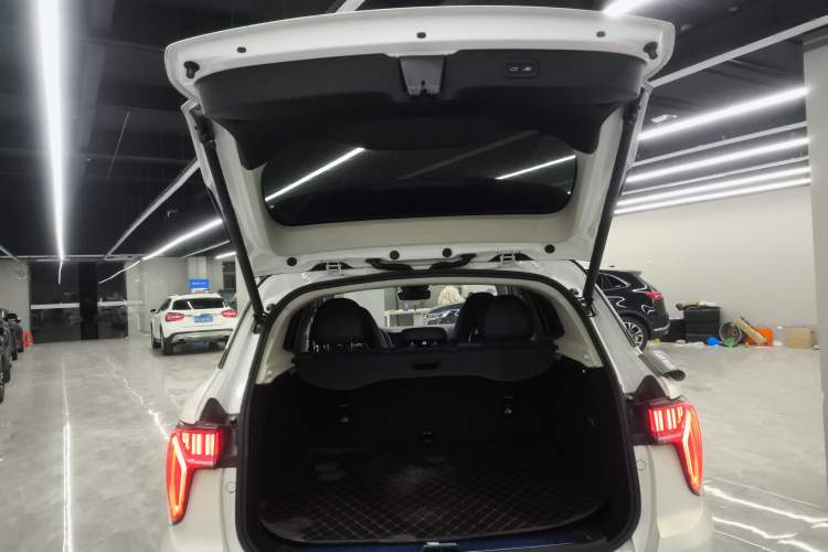 Used Lynk & Co 01 EM-P 2019 1.5T PHEV Pro Trunk