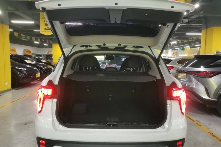 Used Lynk & Co 01 EM-P 2019 1.5T PHEV Jing Meeting China VI Emission Standards Trunk
