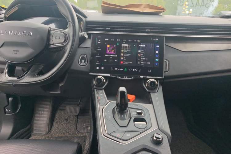 Used Lynk & Co 01 EM-P 2021 1.5TD PHEV Halo Audio And AC Panel