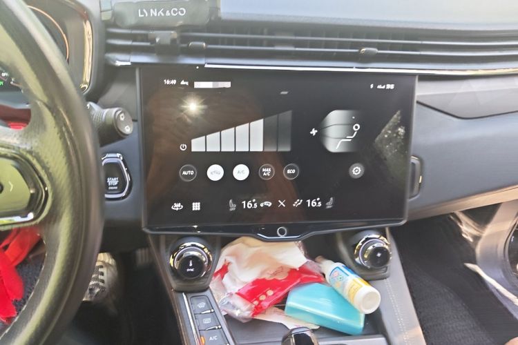 Used Lynk & Co 01 EM-P 2021 1.5TD PHEV Halo Audio And AC Panel