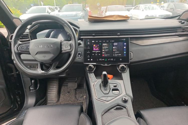 Used Lynk & Co 01 EM-P 2021 1.5TD PHEV Halo Center Console