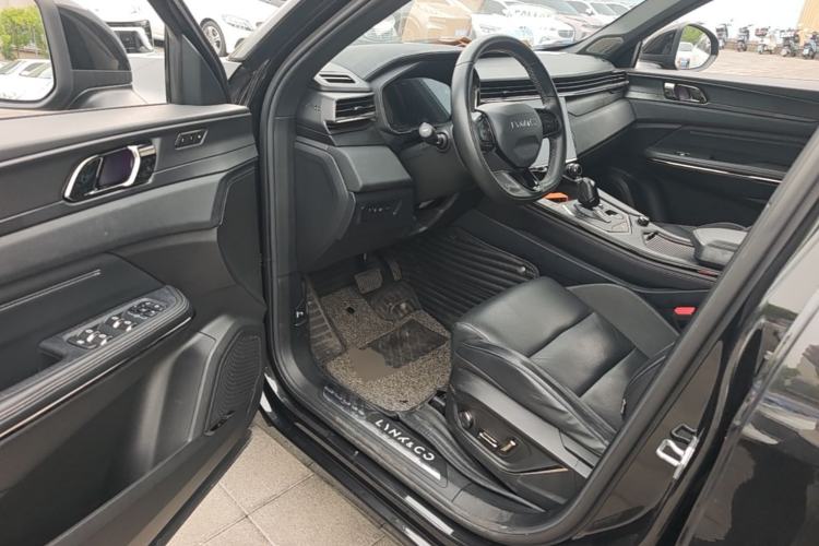 Used Lynk & Co 01 EM-P 2021 1.5TD PHEV Halo Driver Seat