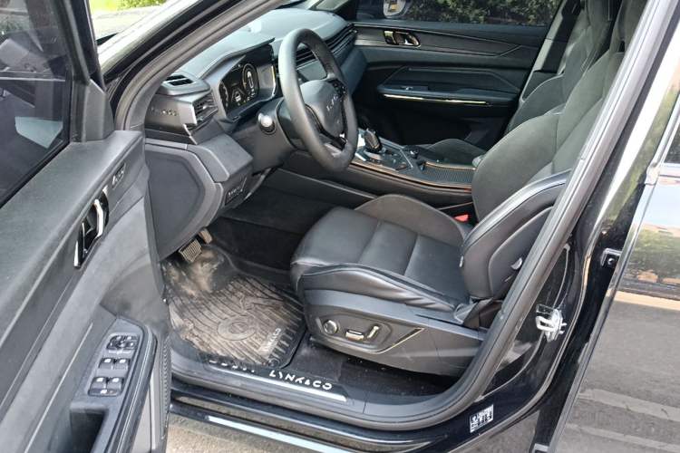 Used Lynk & Co 01 EM-P 2021 1.5TD PHEV Halo Driver Seat
