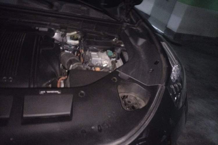 Used Lynk & Co 01 EM-P 2021 1.5TD PHEV Halo Engine Bay Left