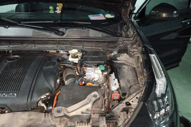 Used Lynk & Co 01 EM-P 2021 1.5TD PHEV Halo Engine Bay Left