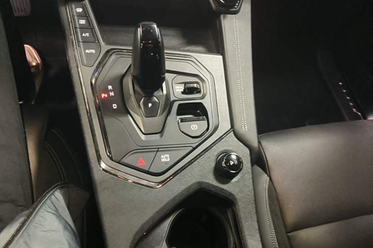 Used Lynk & Co 01 EM-P 2021 1.5TD PHEV Halo Gear Lever