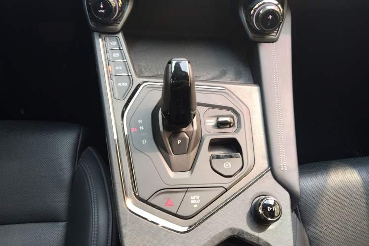 Used Lynk & Co 01 EM-P 2021 1.5TD PHEV Halo Gear Lever