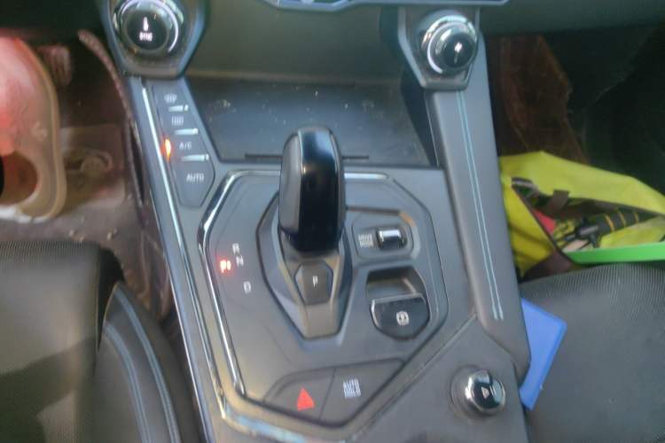 Used Lynk & Co 01 EM-P 2021 1.5TD PHEV Halo Gear Lever