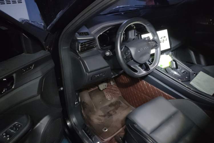Used Lynk & Co 01 EM-P 2021 1.5TD PHEV Halo Interior 3