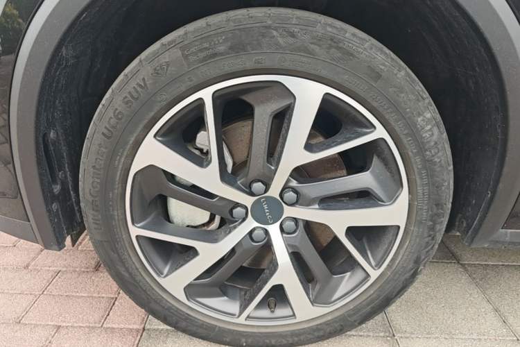Used Lynk & Co 01 EM-P 2021 1.5TD PHEV Halo Left Front Wheel Hub