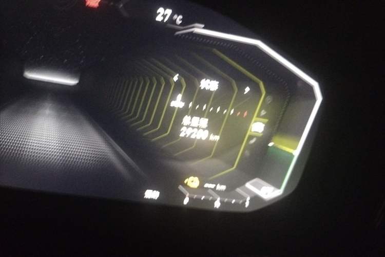 Used Lynk & Co 01 EM-P 2021 1.5TD PHEV Halo Odometer Close Up