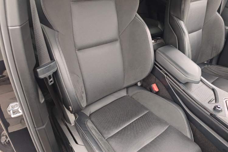 Used Lynk & Co 01 EM-P 2021 1.5TD PHEV Halo Right Front Seat