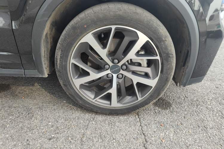 Used Lynk & Co 01 EM-P 2021 1.5TD PHEV Halo Right Front Wheel Hub