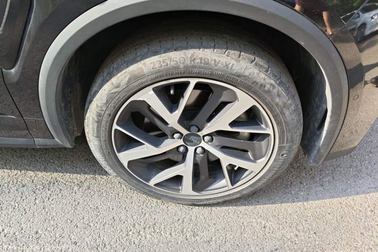 Used Lynk & Co 01 EM-P 2021 1.5TD PHEV Halo Right Front Wheel Hub