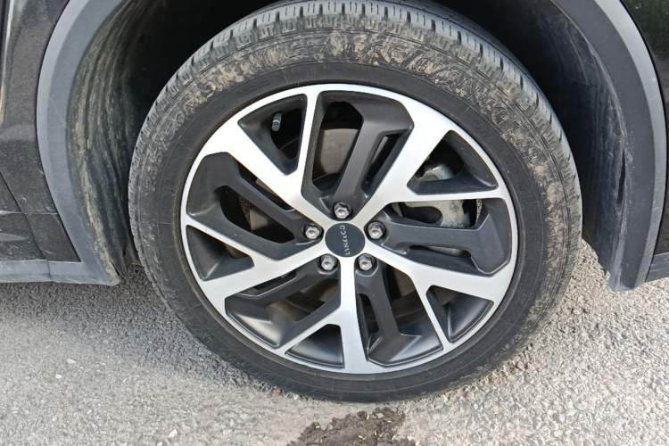 Used Lynk & Co 01 EM-P 2021 1.5TD PHEV Halo Right Front Wheel Hub