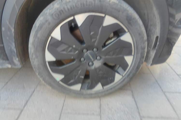 Used Lynk & Co 01 EM-P 2021 1.5TD PHEV Halo Right Front Wheel Hub